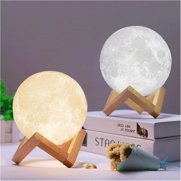 Lampa in forma de luna, lumina LED, stand lemn